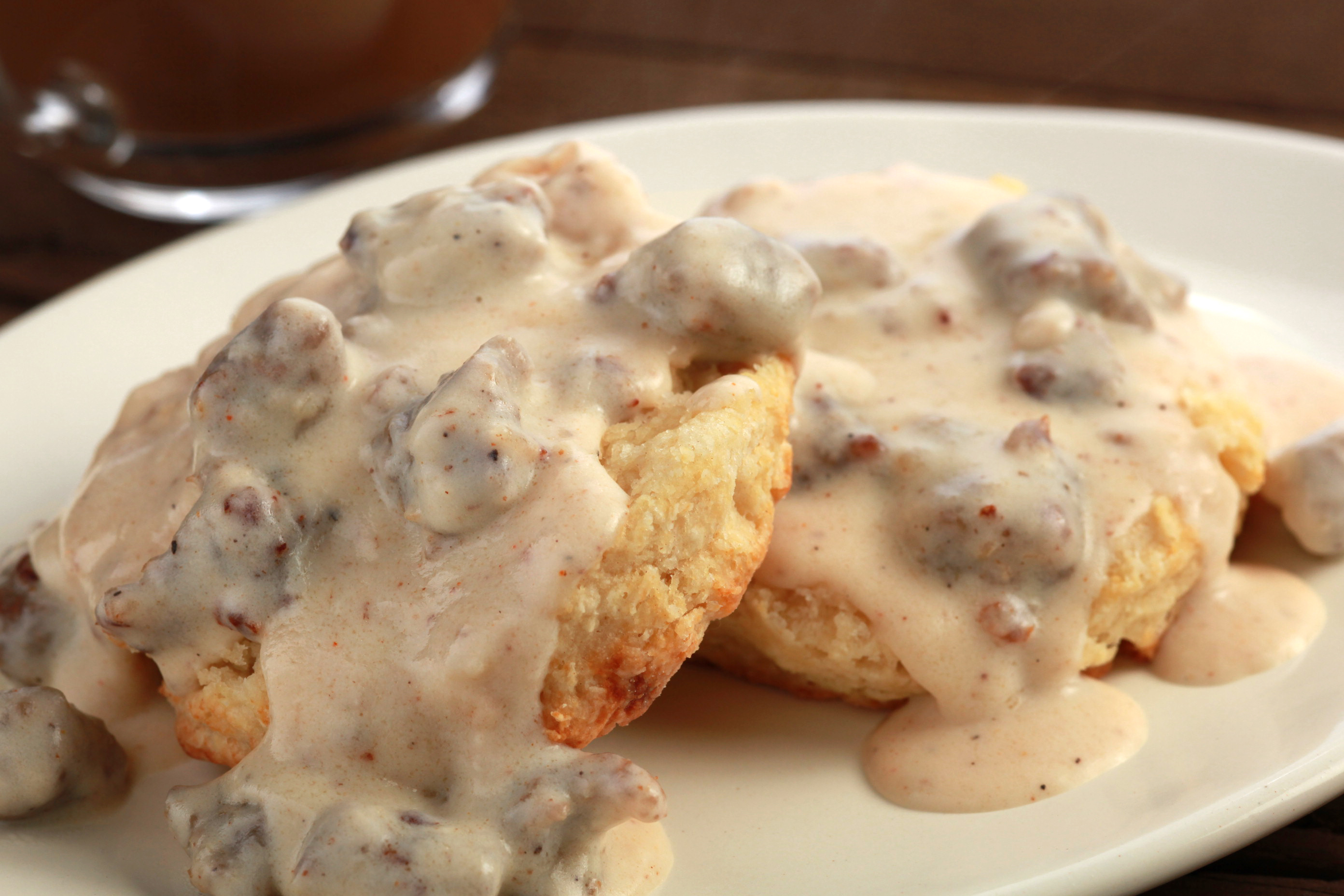 30499_buttermilk_biscuits_sausage_gravy_3000